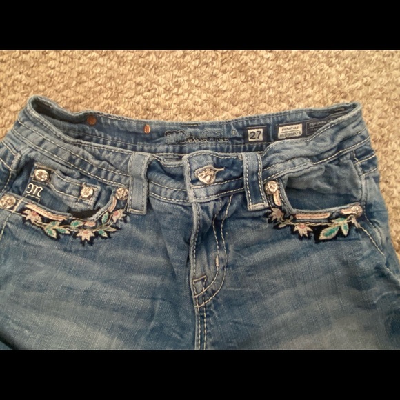 Authentic Miss Me Jean Shorts Size 27 - Picture 3 of 4